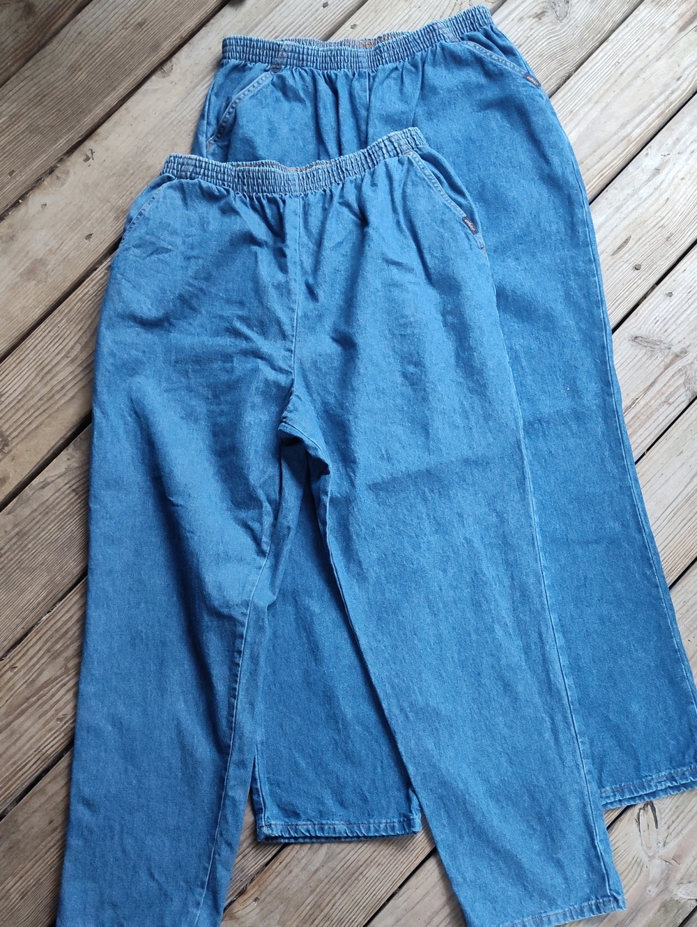 (2) Women's  Pair Size 18AVG CHIC Pull On Jeans With Pockets
